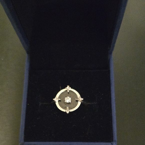 Swarovski Silver and Black Ring - Picture 3 of 6
